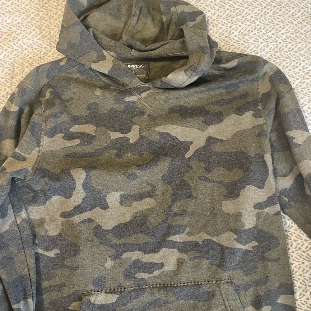 Camo hoodie size Small